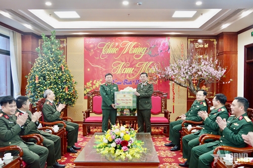 Công an tỉnh Quảng Ninh thăm, chúc Tết Bộ CHQS tỉnh Quảng Ninh